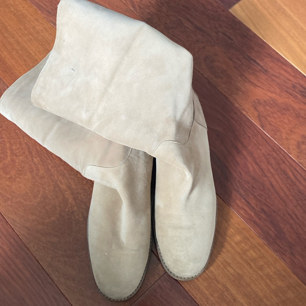 Used once or twice shearling Italian boots size 39.